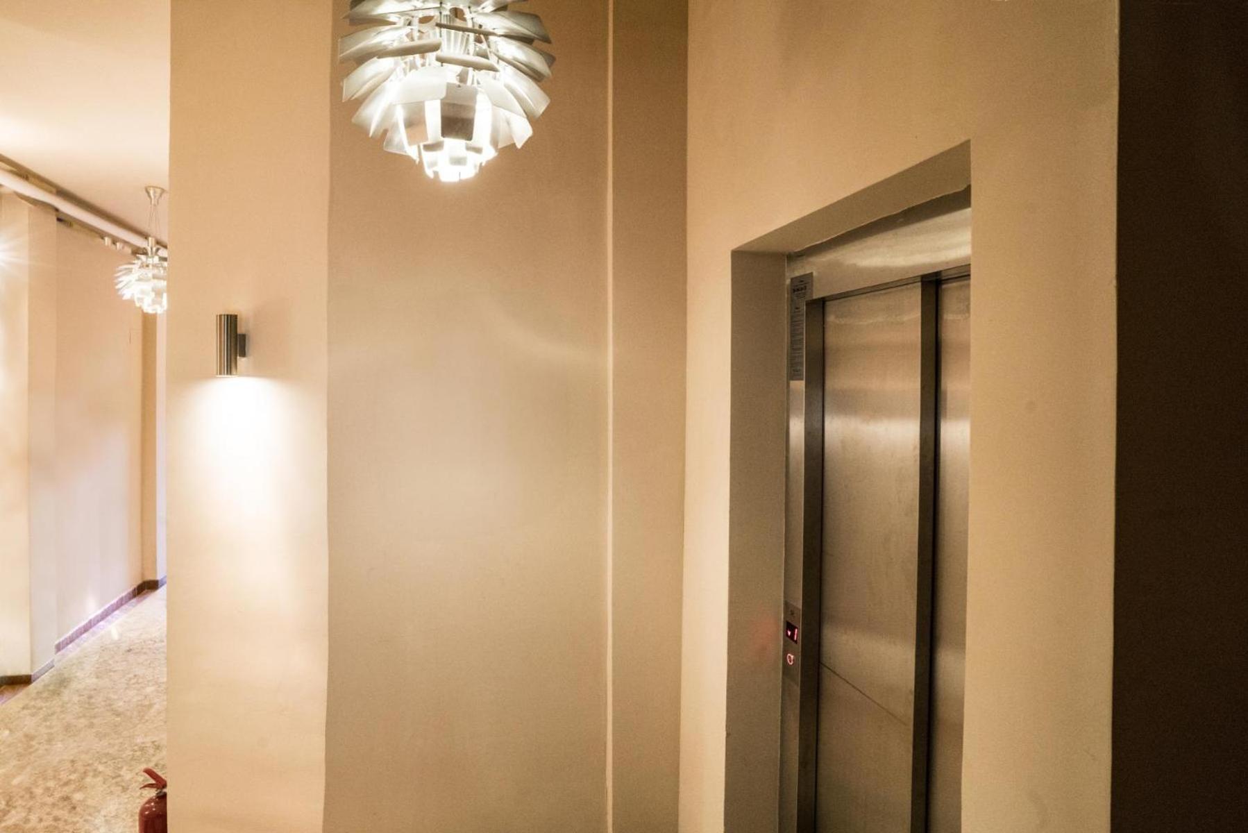 Athenaeum Spacious& Cozy 1Br Prime Location W Balcony بوخارست المظهر الخارجي الصورة