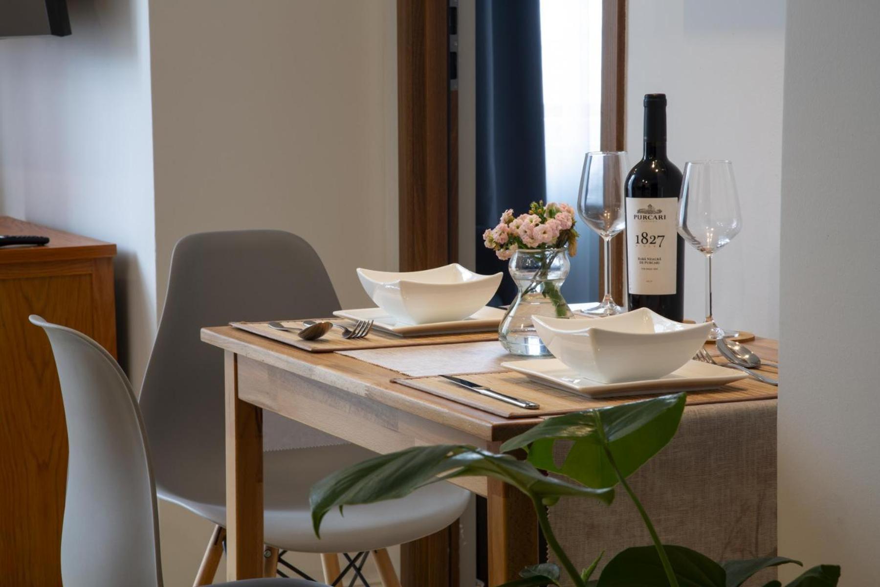 Athenaeum Spacious& Cozy 1Br Prime Location W Balcony بوخارست المظهر الخارجي الصورة