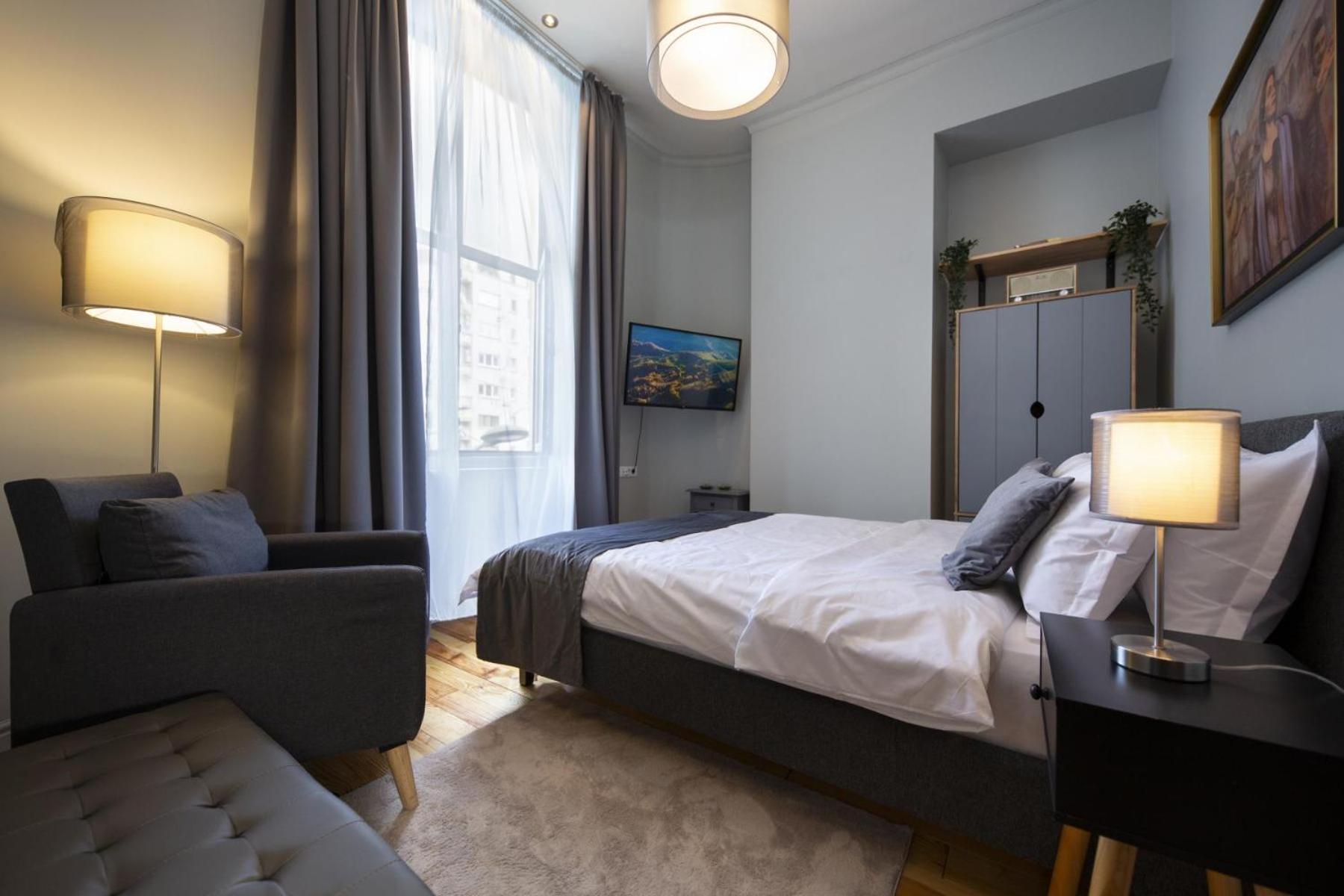 Athenaeum Spacious& Cozy 1Br Prime Location W Balcony بوخارست المظهر الخارجي الصورة